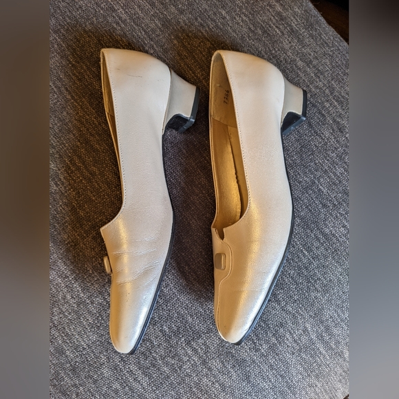 Magdesians 8 N leather white cream pumps retro low heel pearly wedding shoes - Picture 2 of 6